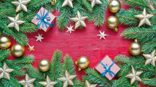 Festive Christmas Decor FREE Stock Photo, stars background, evergreen, celebration picture