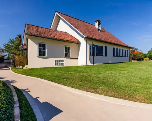 Free Modern Family Home stock image to download Modern Family Home FREE Stock Photo, residential, modern, home picture